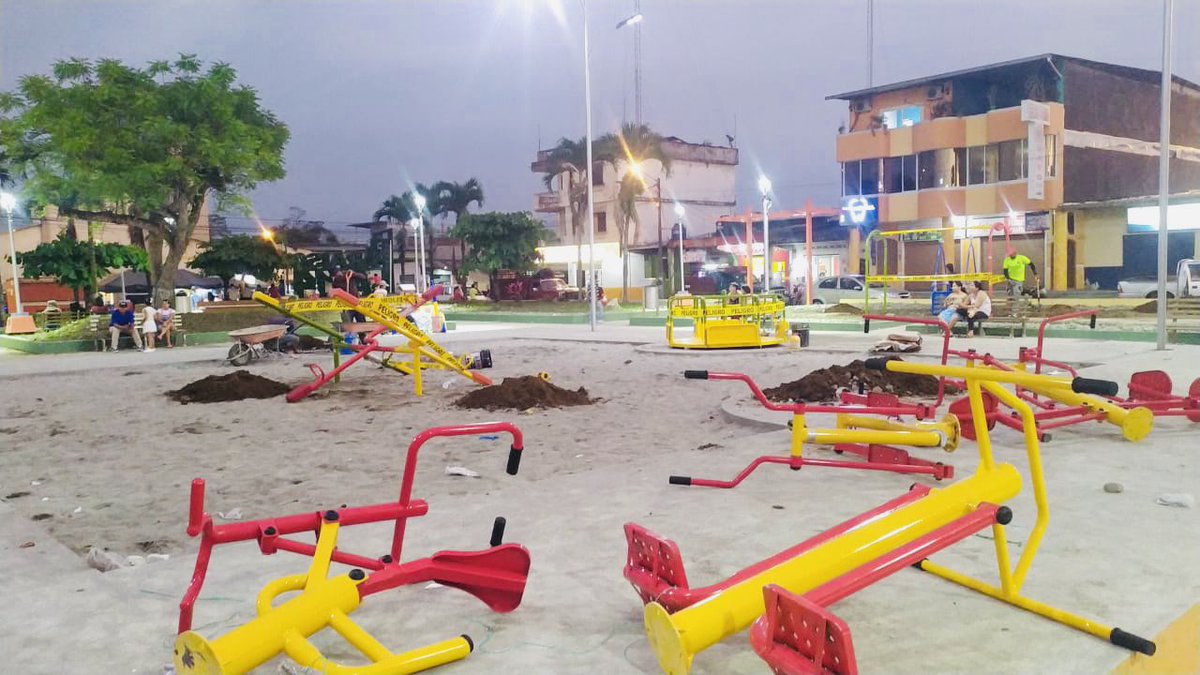 RodrigoMenaR's tweet photo. Parque del Paraiso La 14, lo solicitó la población, se prometió, y se cumple. Próxima inauguración de esta área de recreación en la Parroquia Paraíso La 14. #PalabraCumplida https://t.co/dHOmX5zDHt