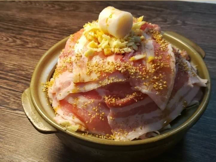 やべえ見た目と暴力的な旨さを兼ね備えた？二郎みたいな鍋の作り方！