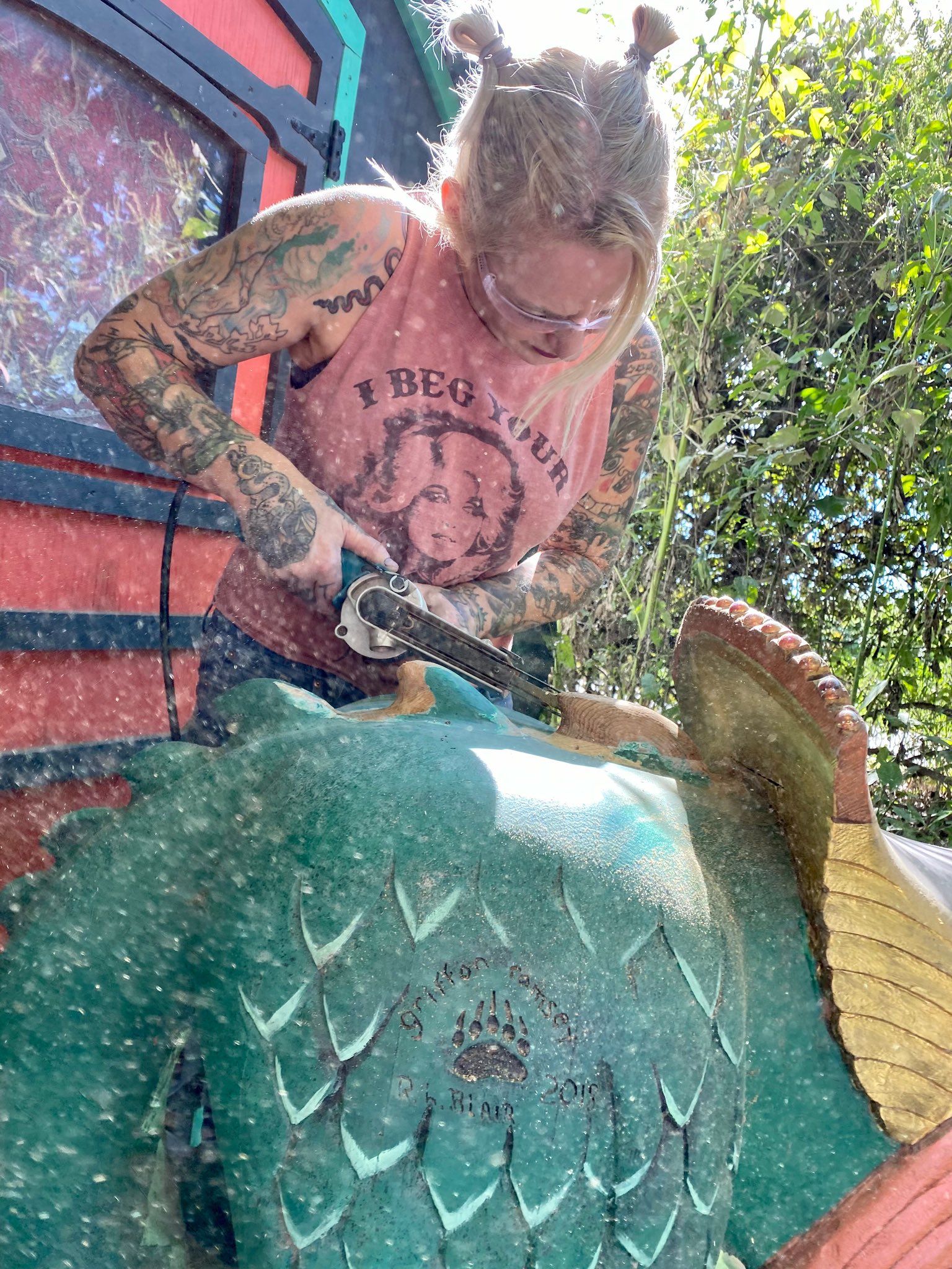 Griffon Ramsey on Twitter: "I’m fixing a broken spike along the spine of the #RockingDragon I