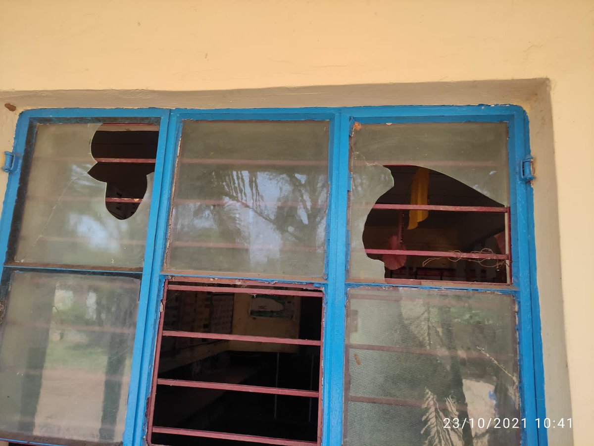 dcseLEAD's tweet photo. #LEADer Pratiksha Sanjay Kamate from Deshpande Koutilya Fellowship took an initiative of renovating windows of the #school using card sheets. Total number of beneficiaries were 200. LEADer thanked #LEAD as she got a platform to present herself.
#Leadership #development #dfindia https://t.co/mRXob3nRou