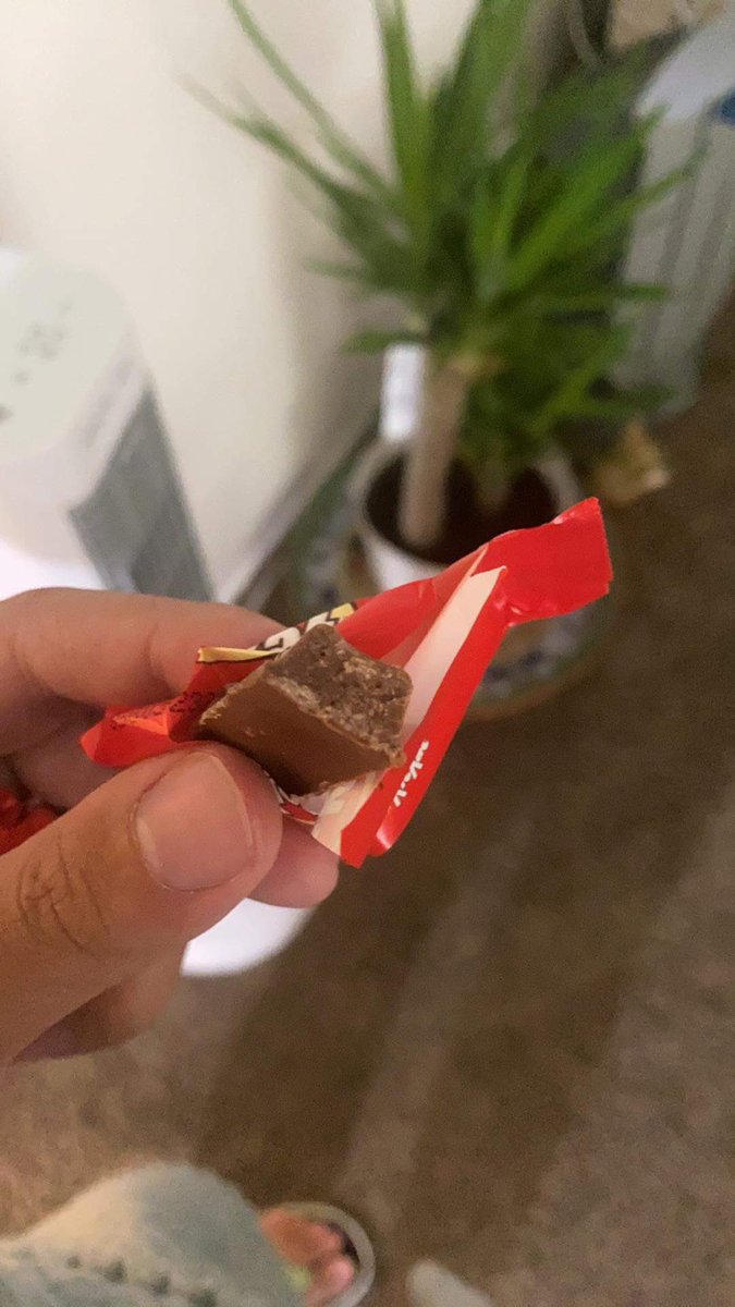 ianreyes_828's tweet photo. @KITKAT I feel betrayed by you, my number 1 chocolate. #NoWafer. I have trust issues now 🥲 https://t.co/RVsmjcWfOB