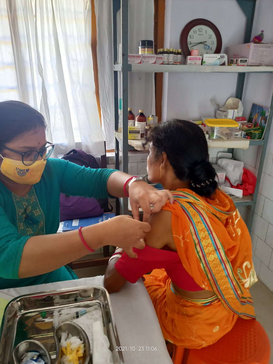 Debapri96243043's tweet photo. COVISHIELD vaccination in Jayantibazar HWC under Salema PHC on 23/10/21
@SALEMA_PHC 
@nhm_tripura
@CMO_Dhalai 
@ https://t.co/DWuJqklmjQ
