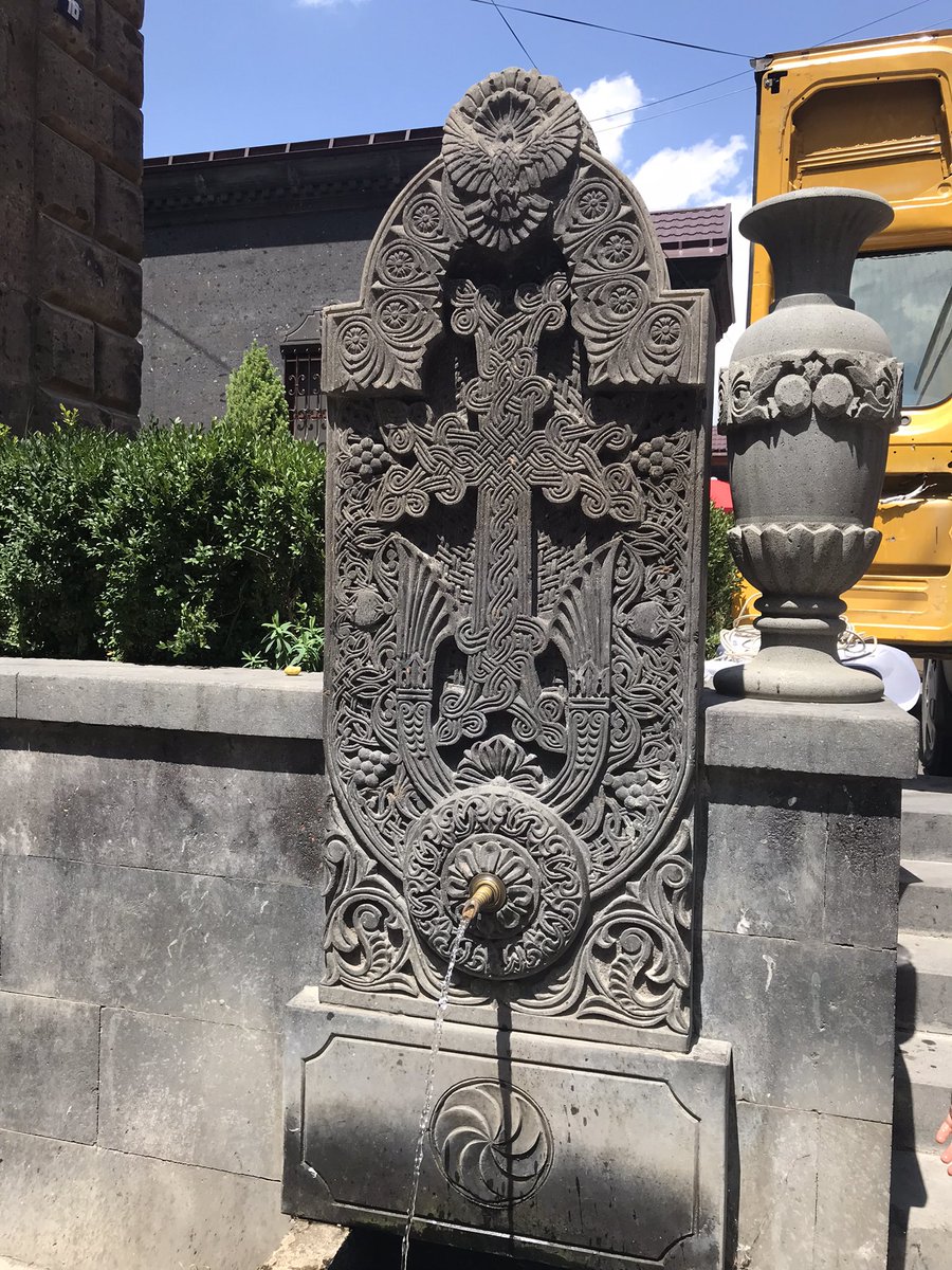ThomasAnjaly's tweet photo. In Armenia, drinking water is free! Pulpulaks (water fountains) can be found all over the country, spurting continuous clean, cool drinking water for everyone. No wonder the country is #plasticfree #Armenia #pulpulak #iloveyerevan #freedrinkingwater https://t.co/oLOAQ4gBNl