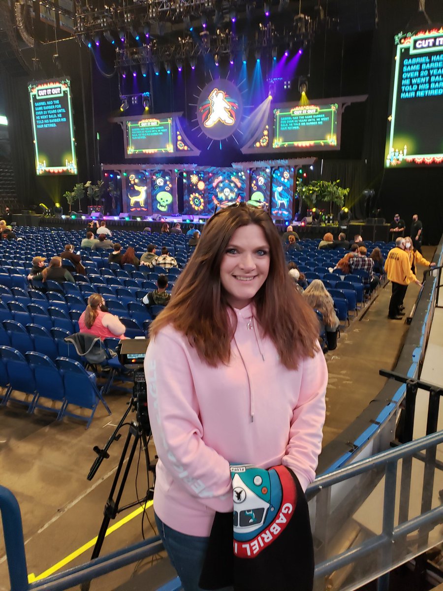 Thanks for an amazing show, non-stop laughter tonight!!Hope you enjoyed the cakes🍰🍰🍰 #Fluffyguy #Bestcomedian