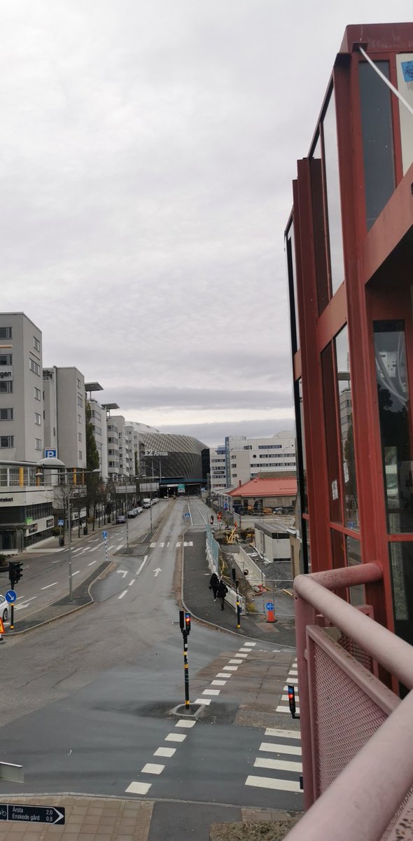 Läktarmazarinen☂ tweet media