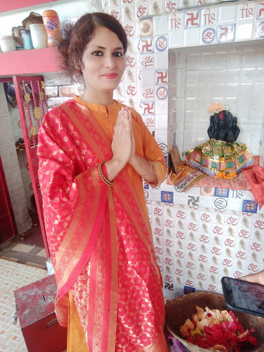 KunjariRath's tweet image. @LahriSunil 
@LahriSunil saheb aaj Karwa Chouth k tyohar pr apko Hardhik shubhkamnayen🙏🏻shivji🙏🏻 maa parvati🙏🏻k kripa aap pr sada bani rhe🙏🏻aap hmesha khush rhe🙏🏻jinse umar lambi hote hain❤aap swasth rhe❤aur taraki kre🙏🏻karwa chouth tyohr pr ye hmare bhagwanji se prathna🙏🏻hai🙏🏻