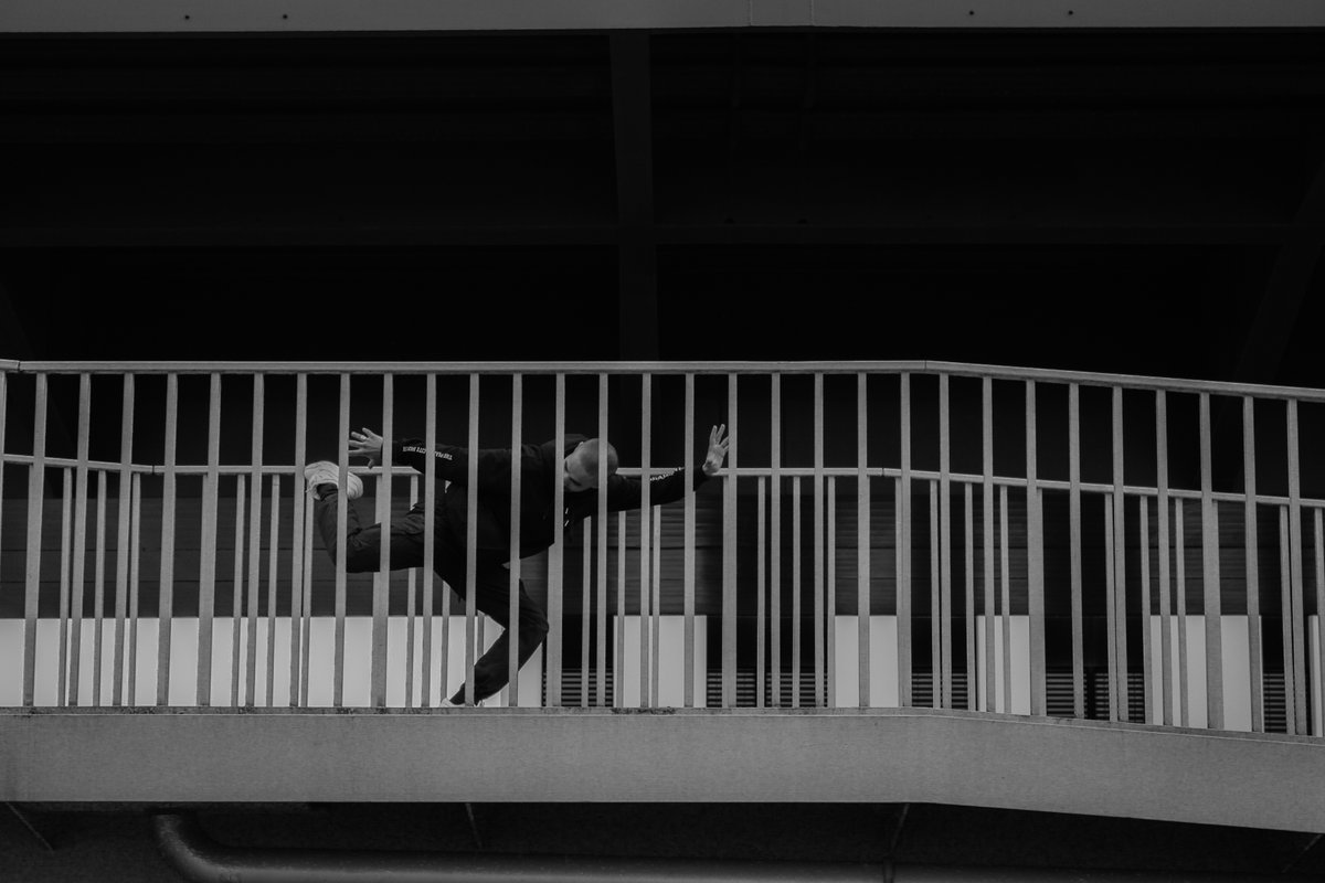 Eas91297288's tweet photo. everything flows
•
#recklinghausen #düsseldorf #dancer #streetdancer #hiphopdancer #allstyledancer #dancemoves #dancephotography #dancelove #dancepractice #flow #photography #art #bnw #blackandwhite #bridge https://t.co/y6BkvNAoaz
