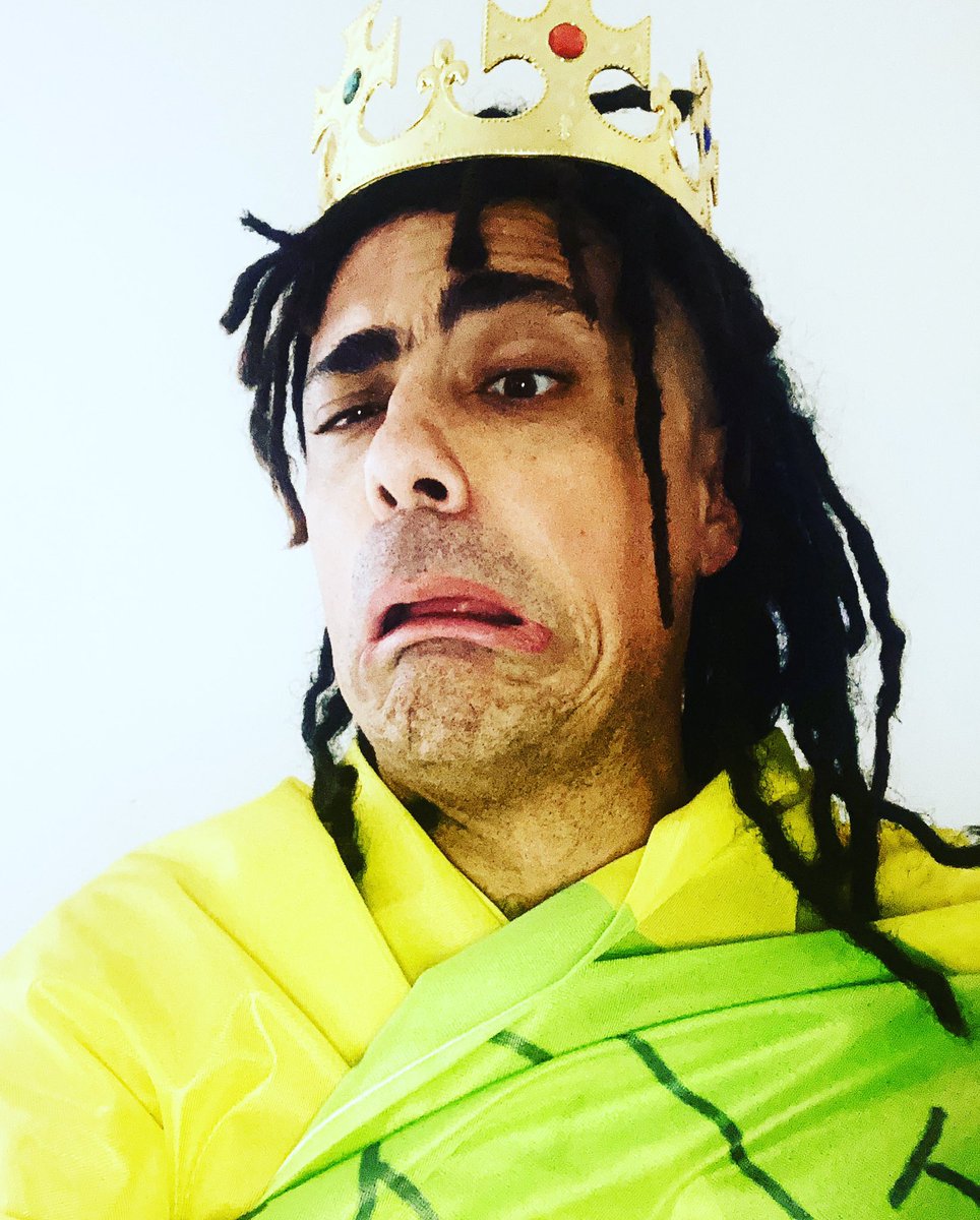 With great pleasure we announce a state visit to Australia in 2022(Covid restrictions allowing) Emperor Steve can’t wait to meet Australian Zooxaloons for a beer whilst there. He is definitely not scared of any spiders trying to eat him or anything. #micronations #statevisit