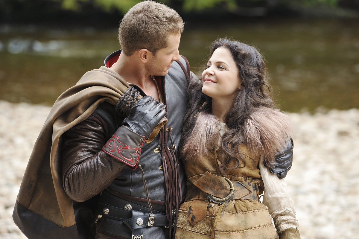 _Summer_15's tweet photo. Ten years ago since @OnceABC first aired. I will forever be grateful for this show and the hope and happiness it has bought me. My comfort show and my comfort characters who I’ll treasure forever. Thank you ❤️ @LanaParrilla @JoshDallas https://t.co/6DHYvHWS1S