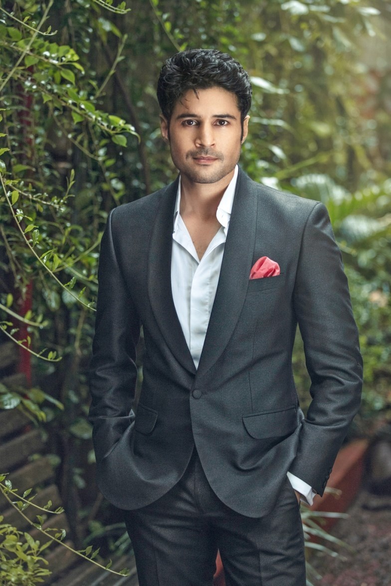 RajeevKFan4Ever's tweet photo. Tainu Suit, Suit Karda! 👌

#RajeevKhandelwal ❤️ https://t.co/JyiIgDExfQ