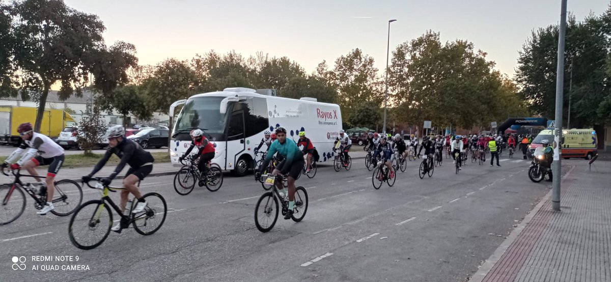 Comitas_eHealth's tweet photo. 📢El equipo de Comitas e-health está en la carrera solidaria #Garbancerabike con la unidad móvil para ofrecer los mejores servicios de telediagnóstico a los participantes que lo necesiten🚑 #comitasehealth #telediagnóstico #garbancera https://t.co/Jz6vjx3NUj