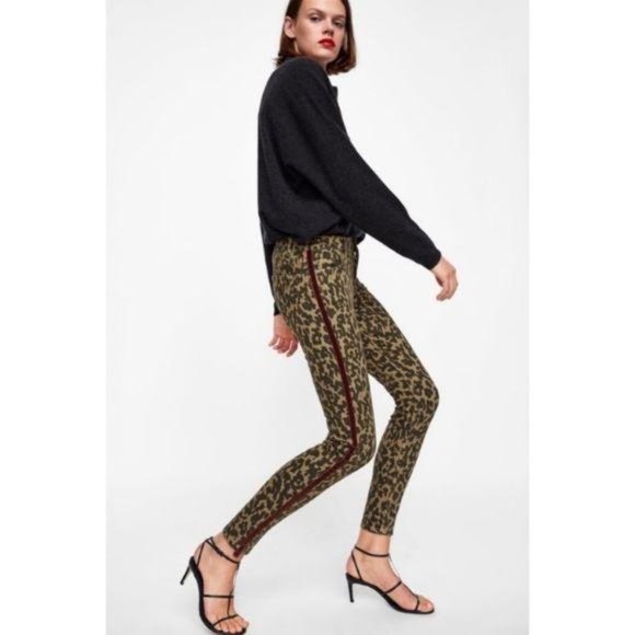 lolascloset's tweet photo. So good I had to share! Check out all the items I'm loving on @Poshmarkapp #poshmark #fashion #style #shopmycloset #zara #kutfromthekloth: https://t.co/aGqYD9Pc3W https://t.co/vw4XtMNeWZ