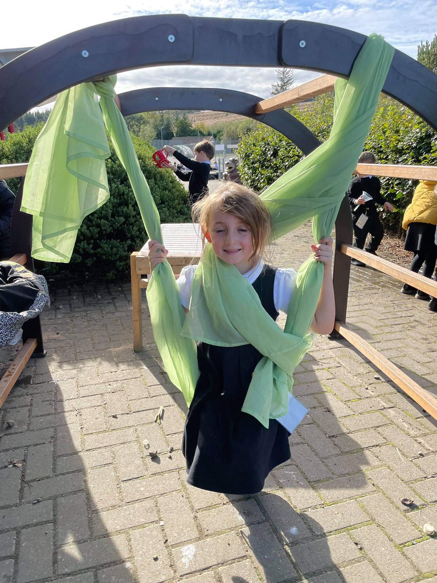 deirdre_grogan's tweet photo. Exercising the imagination: designing a swing using fabric.

Taking care to ensure the fabric is secure to allow the child to swing in her own creation.
- Challenging and worthwhile
- Creative
- Experimenting and solving problems
- Testing
- Satisfaction 

Thanks @MissConnelly10 https://t.co/NQDNyB2WGm