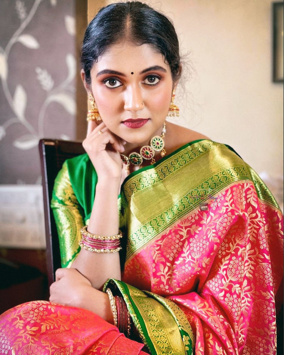 RinkuRajGallery's tweet photo. #repostedfrom : @iamrinkurajguru
Vintage pink 🌸
.
#rinkurajguru
#रींकुराजगुरू
#iamrinkurajguru
#rinkumahadeorajguru
#rinkurajgurugallery
#sairat
#sairatgallery
#sairatgalleryfansClub
#marathiactress
#marathimulgi
#marathiculture
#marathitradition https://t.co/P6IQZDpQ5Q