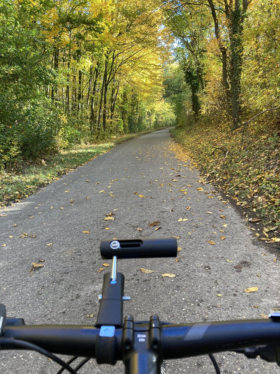 OpeningPoster's tweet photo. Der kleine Schläft schon ... Zeit zum Kaffee tanken in der Sonne! #fahrrad #fahrradalltag #fahrradfahren #verkehrwende #Autokorrektur https://t.co/K87h1km7JK