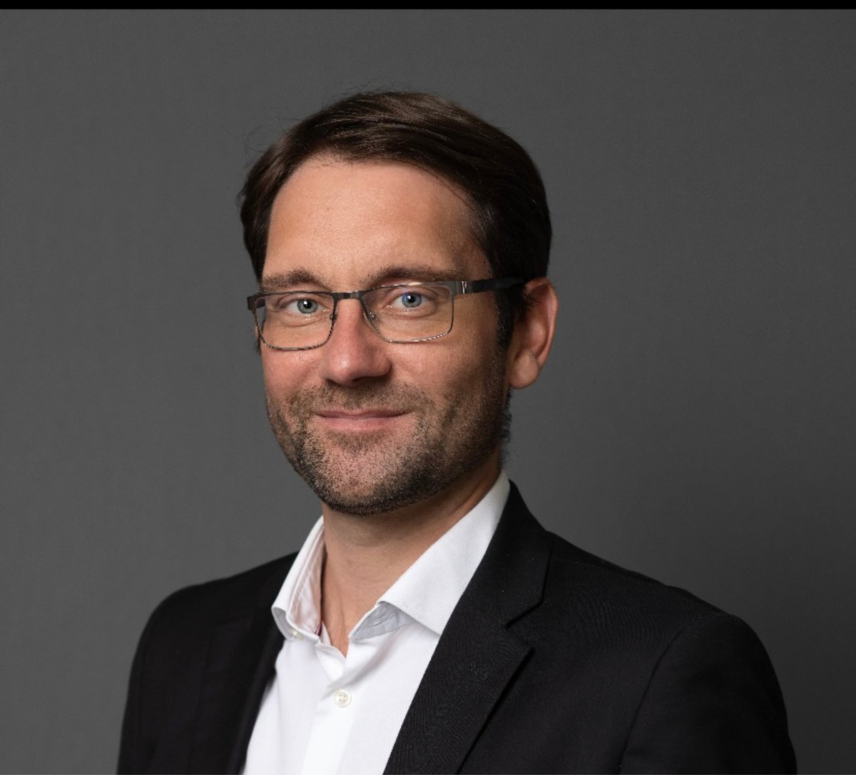 FabienVAL's tweet photo. Se développer à l'international avec le V.I.E : solution RH de sortie de crise. RDV sur GoEntrepreneurs au Stade vélodrome à 12h le 28/10. https://t.co/e0G0CLUbZV