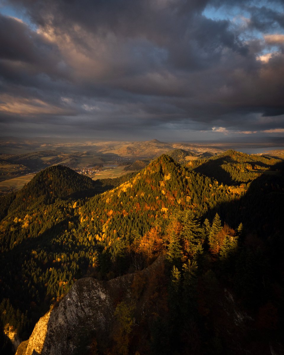 wPieniny's tweet photo. Poranek na 👉Trzy Korony, Pieniny Wałaściwe. 
#wpieninypoendorfiny #pieniny #wschodslonca #jesien https://t.co/fbRsGIenPu