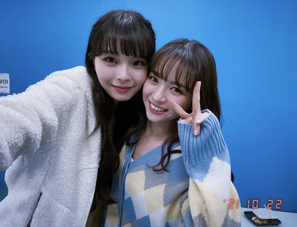 yur9na's tweet photo. yurina and mashiro’s friendship is so underrated 😭 the 1st person mashiro followed on ig after gp999 is yurina, the 1st selfie yurina posted with a gp999 contestant is mashiro, the way they hugged after finale, mashiro helping yurina translate &amp; them always comforting each other https://t.co/m5KmpGrhTN