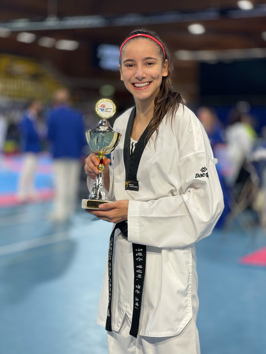 ACerezoIglesias's tweet photo. DUTCH OPEN 2021🇳🇱🥇
Muy contenta de seguir disfrutando, sumando combates, sensaciones y ritmo de competición😁. 
Vamoooooos, que esto no para 🔜🇫🇷!!
@HankukTkd @TAEKWONDORFET @becas_ado @becaspodium @COE_es https://t.co/HXYIBTeOCI
