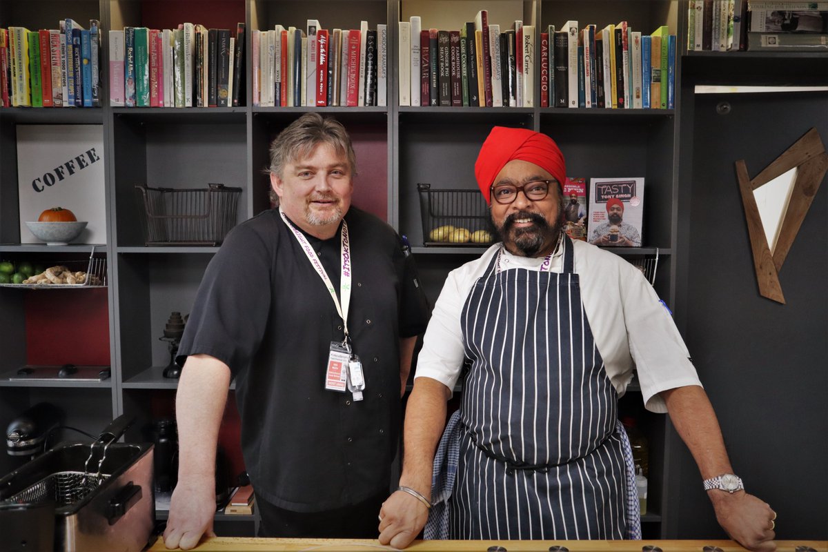 Tony Singh is in the building! Tony is already at Sation House cook school and getting ready for his two demonstrations taking place today! 
We can't wait to try what he is preparing today! 
#KirkcudbrightFoodFestival