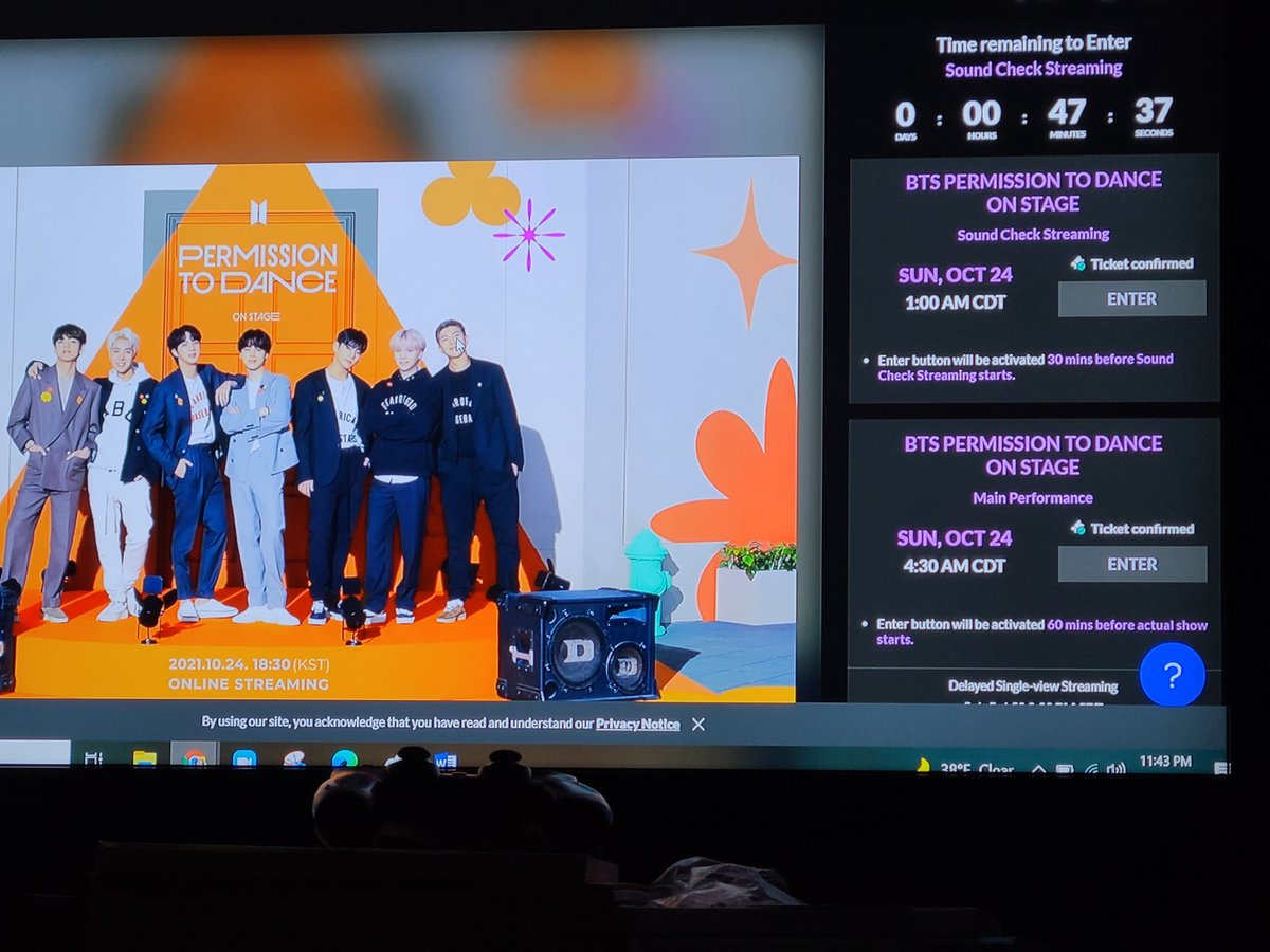 Samx923's tweet photo. I'm so jealous of those who are able to watch at a decent hour. I'm so tiiiiired 😫💜 https://t.co/GjsOiaTDko