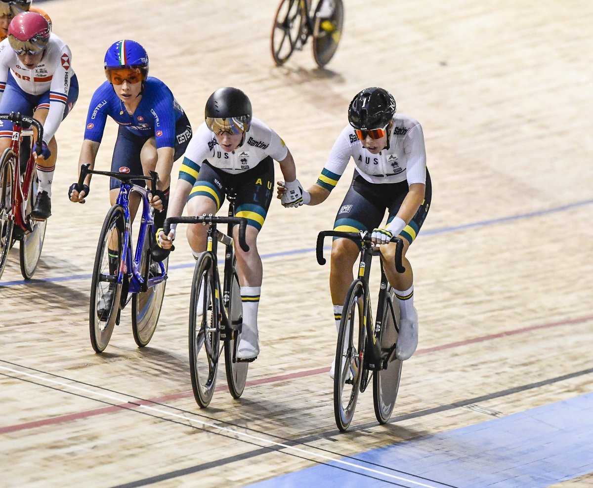 AusCyclingTeam's tweet photo. Day 4 is in the books at the #Roubaix2021 @UCI_Track World Championships! 🇫🇷
@BakerGeorgia and @alex_manly finished a strong 6th in the women's Madison, while @kell_obrien claimed a 13th in the men's omnium.
📸 Robert Jones
#AusCyclingTeam #AussieCycling @AusCyclingAus https://t.co/QntkRO34u7