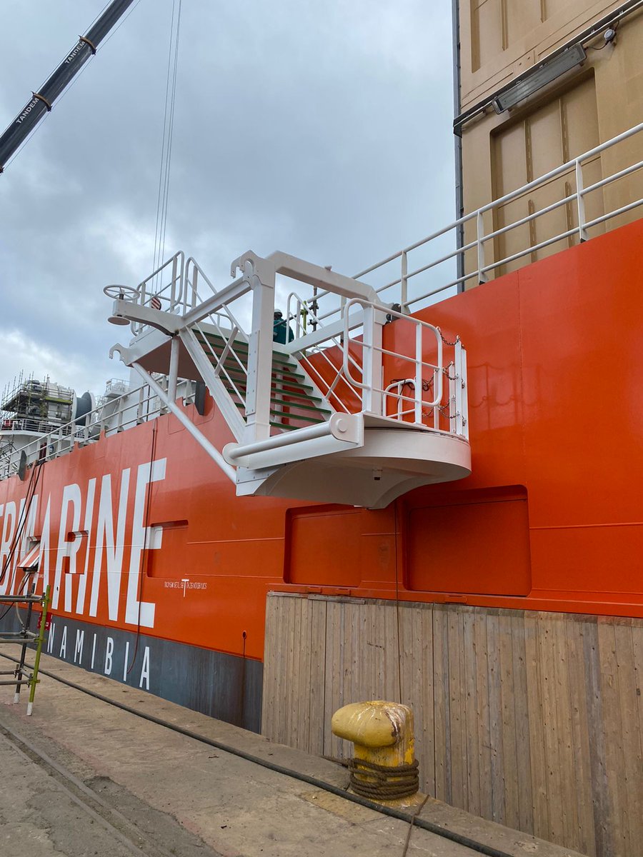 Plukab's tweet photo. Gangway #marine https://t.co/74kxPHfeBR