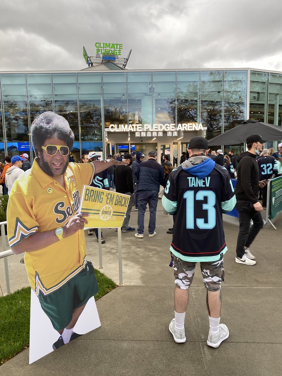 joshtrujillo's tweet photo. My favorite moment of tonightβs #seakraken game was seeing this tribute to the late #SonicsGuy Kris Brannon. He was a good dude. #seattle #sports #supersonics #sonics https://t.co/nbaYJWwCvH