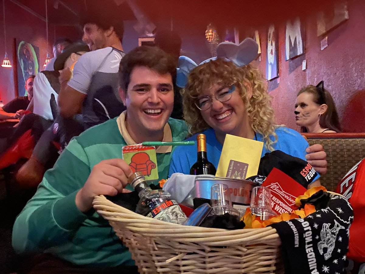 alecknowsads's tweet photo. lol we won the costume contest. #handydandy https://t.co/j1R0sG0wPN