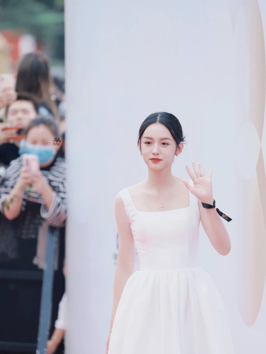 zhouyefiles's tweet photo. 211023 — hengdian wenrong awards

© 周也后援会

「 #zhouye ♔ #周也 」 https://t.co/4gtxtEGSTi