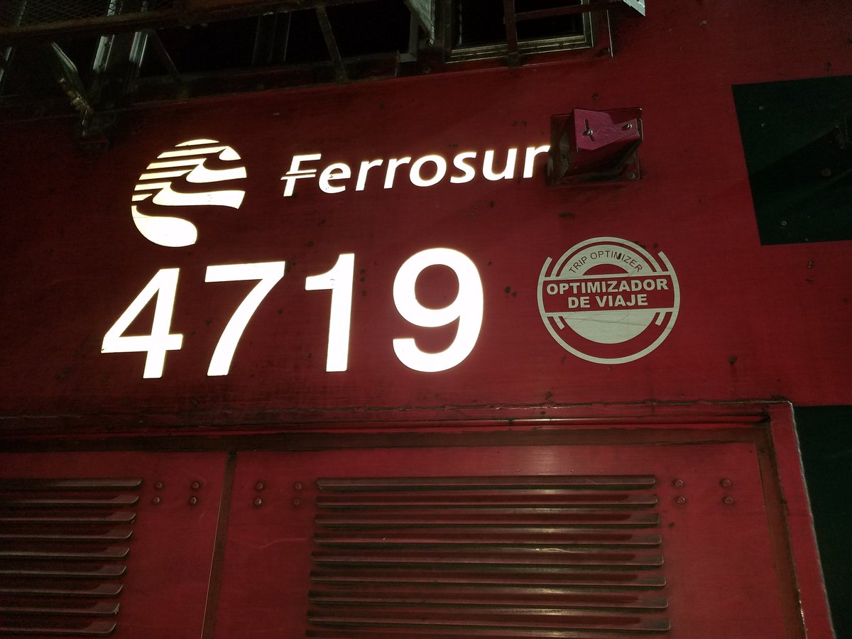 FXE4086's tweet photo. Una sureña descanzando en tierras norteñas... 🤠
#GE #ES44AC #GETripOptimizer #FSRR4709 #Tabalaopa #Ferromex #Ferrosur #GMXT https://t.co/INYvZWx2XR