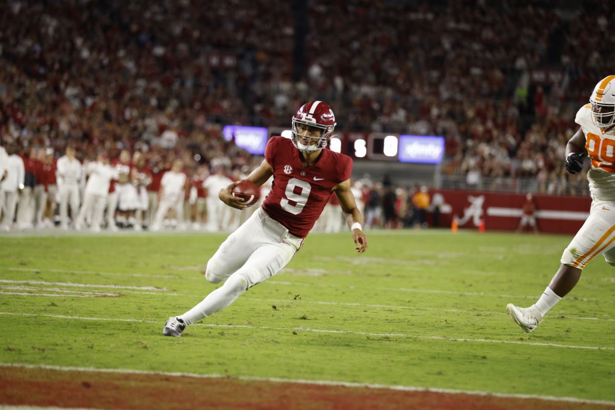 BamaPride4Ever's tweet photo. Bryce Young stats: 31-for-43, 371 yards, 2 TDs and 10 carries for 42 yards and 2 rushing TD vs #Tennessee #RollTideΒ #BryceYoungStats https://t.co/JJFRs2Pj6k