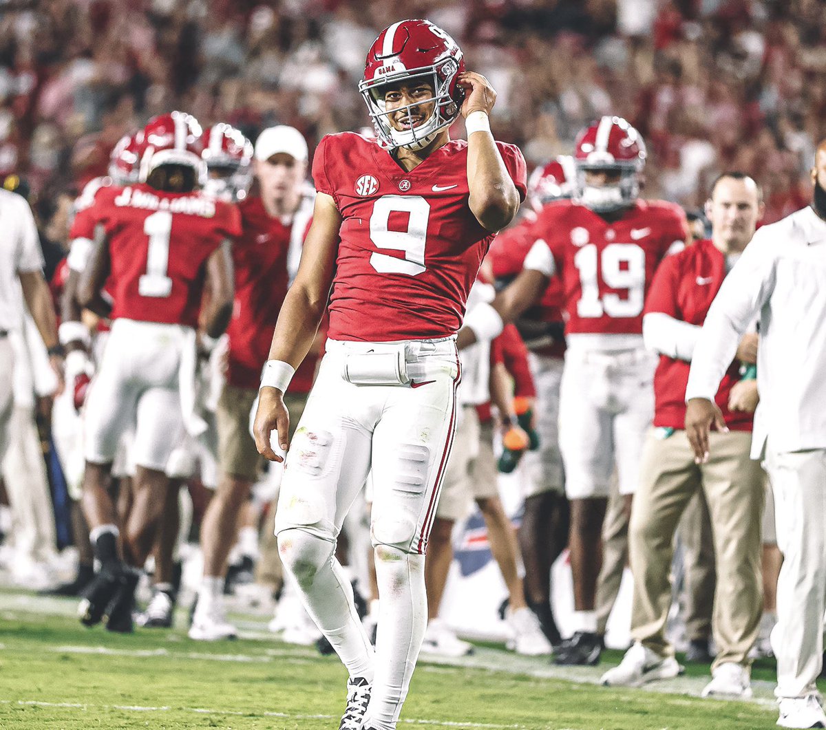BamaPride4Ever's tweet photo. Bryce Young stats: 31-for-43, 371 yards, 2 TDs and 10 carries for 42 yards and 2 rushing TD vs #Tennessee #RollTideΒ #BryceYoungStats https://t.co/JJFRs2Pj6k