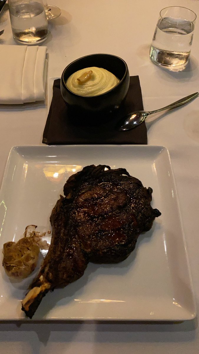 wdfnervous's tweet photo. #Yeeeeeeeeeee @WestgateVegas https://t.co/Sp45kWyCfE