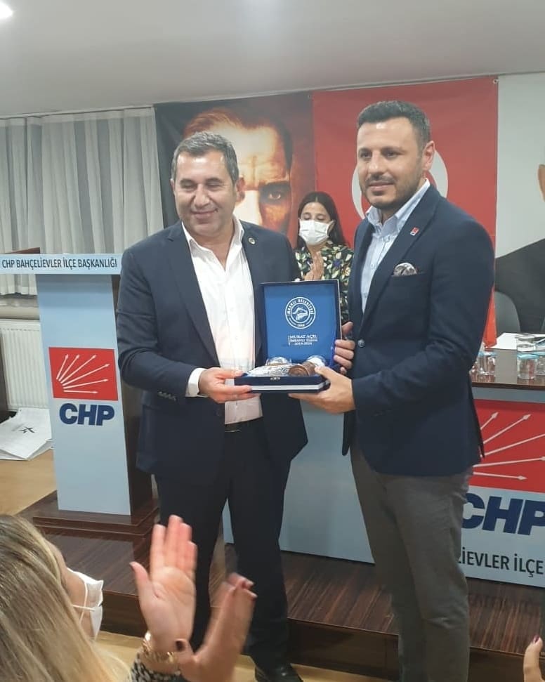 MMuratacil's tweet photo. İmranlıya birkaç kez ziyaretimize gelen kıymetli hemşerimiz CHP Bahçelievler İlçe Başkanı Özgür Çelik'e İadeyi ziyarette bulunduk.
Denk geldiğimiz İlçe örgüt toplantısınada katılarak düşüncelermizi paylaştık.
İlgileri için çok teşekkür ediyoruz...

@BahcelievlerCHP https://t.co/4UUZLtqy1E