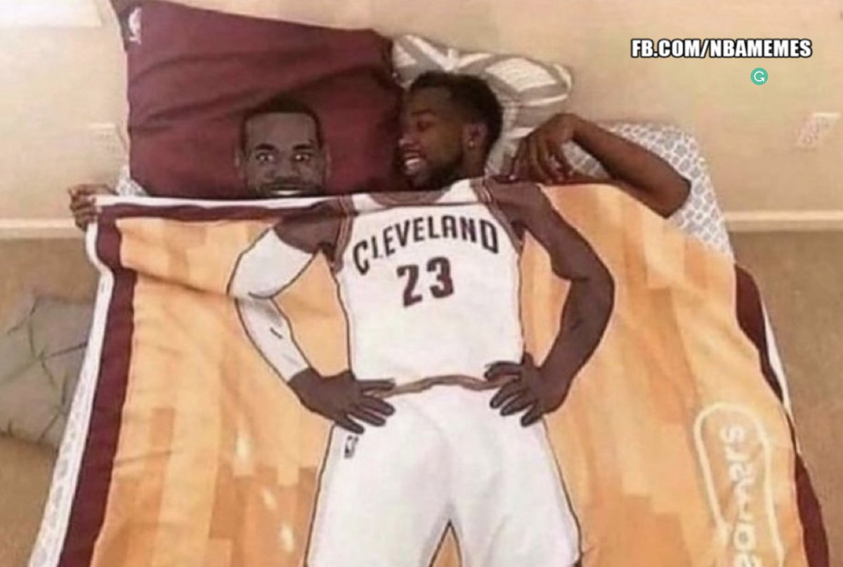 NBAMemes's tweet image. "Jordan would never survive in LeBron's era without a 3-point shot. Jordan played against plumbers." 🤣