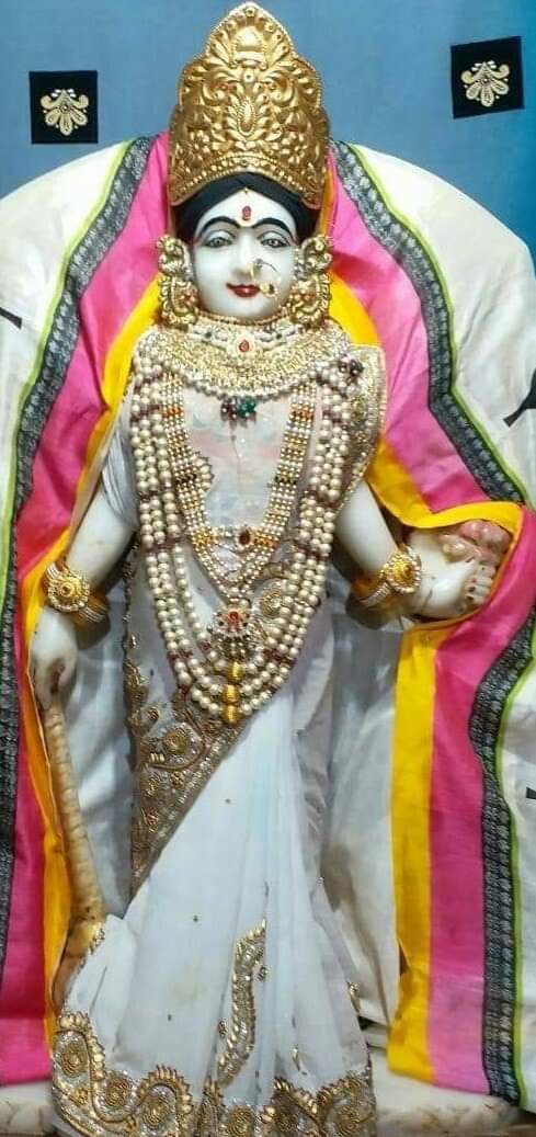 gandhecha_deep's tweet photo. રાજાધિરાજ શ્રી દ્વારકાધીશ જી તથા માતા રૂક્ષમણી જી પાવન નગરી દેવભૂમિ દ્વારકા @CRPaatil જી ઉષ્મા ભર્યું સ્વાગત છે
 દ્વારકા હેલીપીઢ પાસે આવેલ પૌરાણિક 
માતા રૂક્ષમણીજી મંદિર પરિસરમાં ટુરીઝમ પ્રોજેક્ટ અંતર્ગત ગાર્ડન બનાવવામાં આવે તો દ્વારકાના ટુરીઝમ ને વેગ મળશે @Bhupendrapbjp @CMOGuj https://t.co/nEnoQdBZ1D