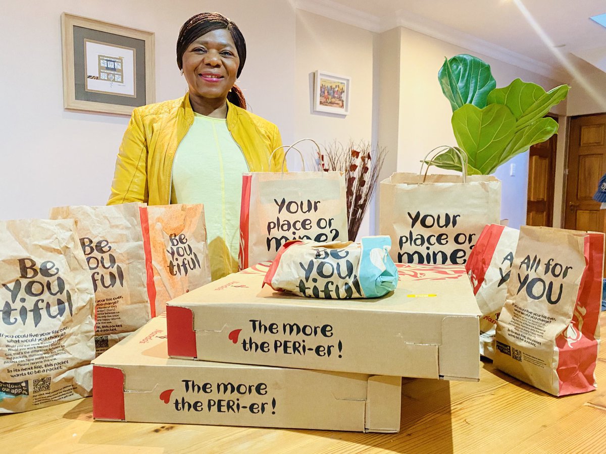 FloydShivambu's tweet photo. Who owns this Nandos? On what basis was Gareth Cliff sponsored with his know history of anti-black racism? What was the DA doing there? Why are all reactionaries and racists associated with them?…… Clicks x 10? https://t.co/aRLouYjOX1