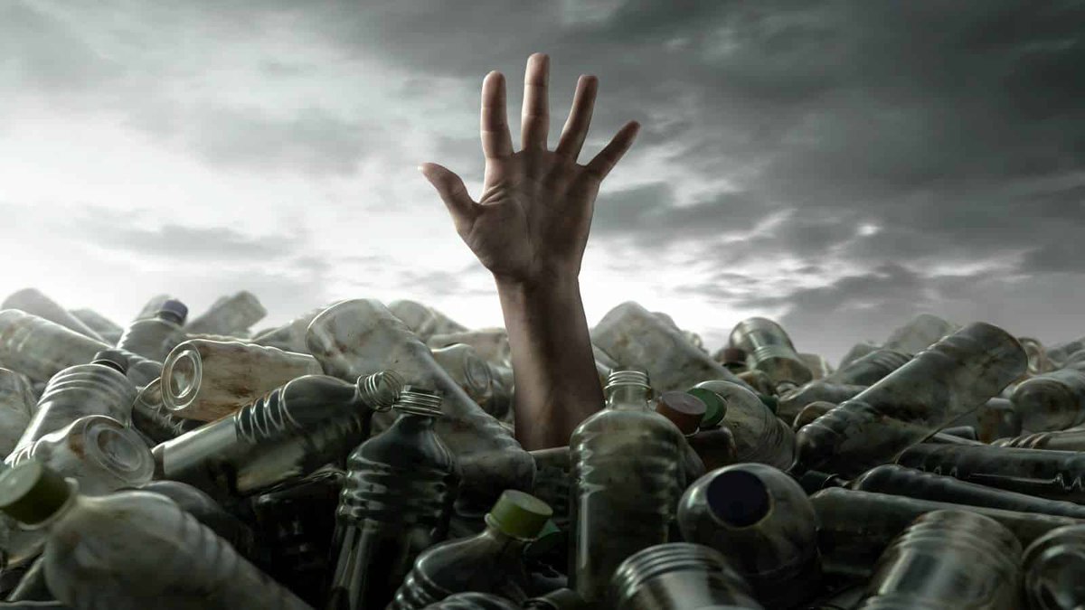 GreenSpring_in's tweet photo. Plastic is the most destructive weapon than a nuclear bomb or an atom bomb, its impact shall remain for centuries on the future generation ☠️

#greenspring #microplastic #plasticpollution #climatechange #refuse #reduce #recycle #reuse #saveanimals #saveearth #motherearth https://t.co/EKIIhDYDxd