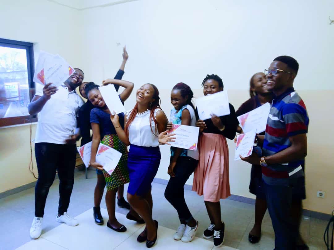 CurtisKakeu's tweet image. Ces jeunes sont des génies de la #programmation. Félicitons les ✨👌

Ils représentent la crème ayant bravée toutes les étapes du #XcodePath 2k21

Après plus de 6mois dans la Cuisine du code, ils ressortent avec des compétences pratiques en #Python  #Android et #Web