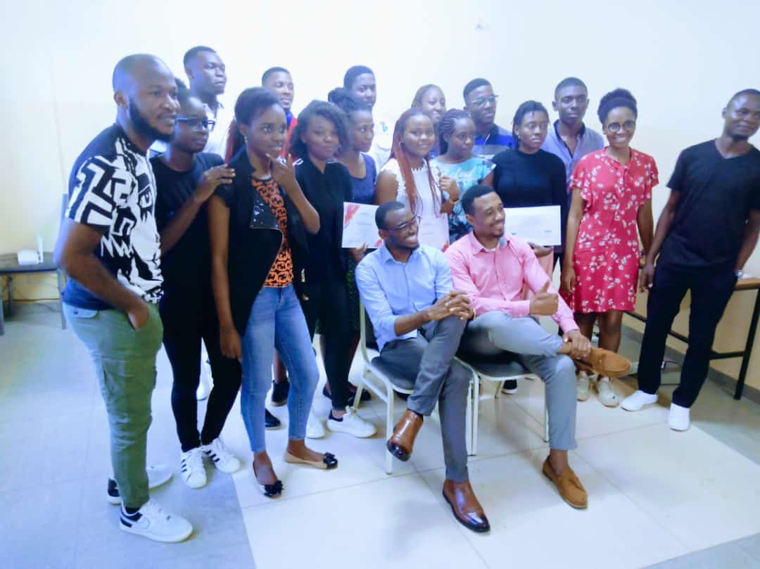 CurtisKakeu's tweet image. Ces jeunes sont des génies de la #programmation. Félicitons les ✨👌

Ils représentent la crème ayant bravée toutes les étapes du #XcodePath 2k21

Après plus de 6mois dans la Cuisine du code, ils ressortent avec des compétences pratiques en #Python  #Android et #Web