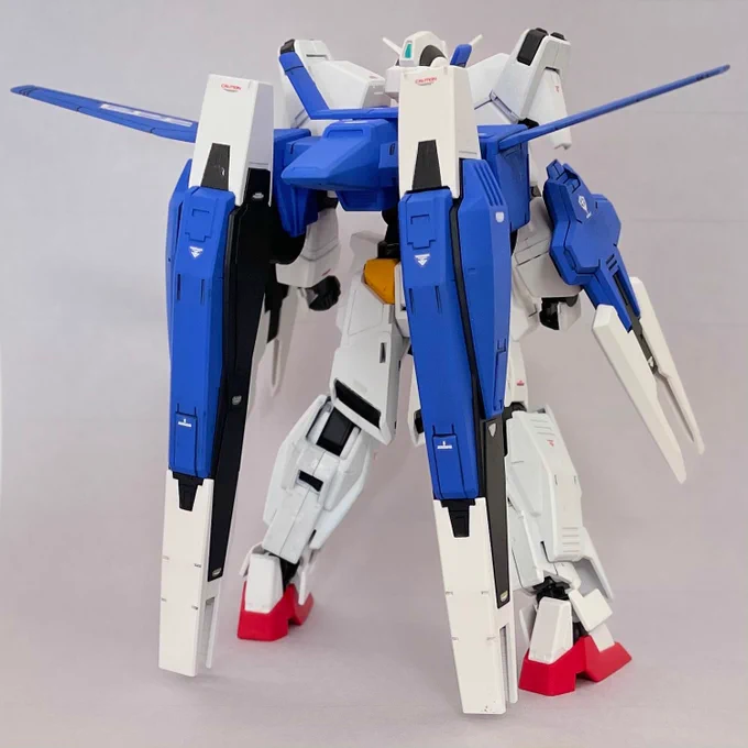HGガンダムAGE-1フルグランサ完成です。今回は増加装甲も本体に合わせたカラーで全塗装してみました。 