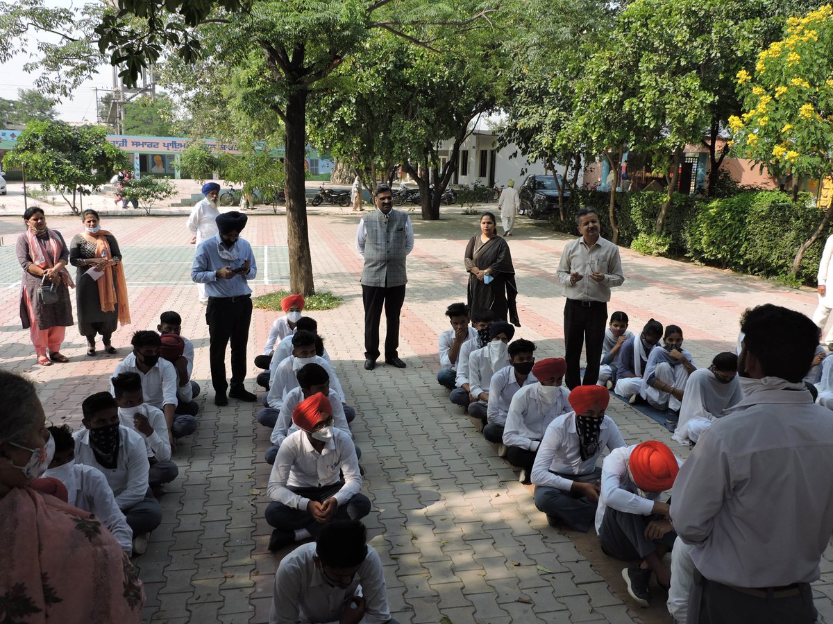 MohaliDlsa's tweet photo. A Rally was oranized by DLSA, SAS Nagar through students of GSSS, Bakarpur. Rally was attended by Sh. Arun Gupta, Ld. Member Secretary, Dr. Mandeep Mittal, Ld. ADJ, Punjab State Legal Services Authority and Secretary, DLSA, SAS Nagar
@NALSALegalAid 
@LegalAidPunjab https://t.co/3wzjDTIE3s