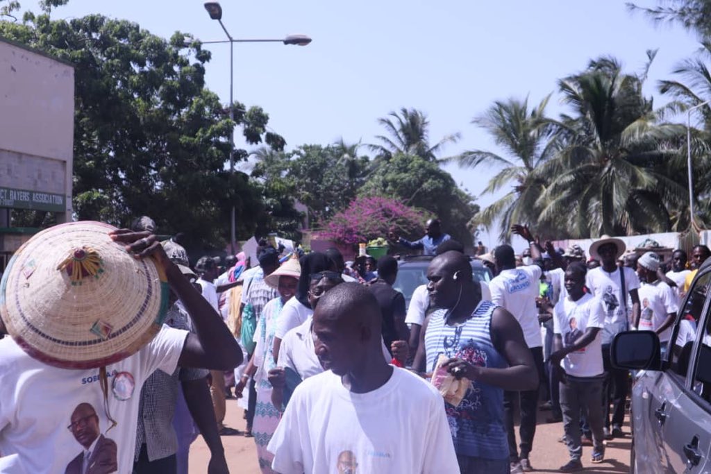 turnaround_2021's tweet photo. The Gambian people have chosen and will not be let down. Let’s take our country back! The tour continues across the rest of the regions and we invite the Gambian people to join us in this journey!
‘TurnAround’
#Sobeyaa #VoteEssa2021 #HopeForABetterGambia #Gambia https://t.co/Zh8gy7P0kU