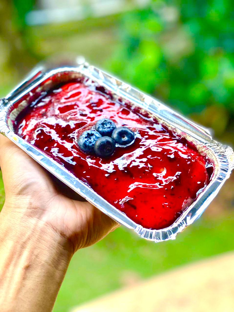 EyzEnsem's tweet photo. Hi guys. Eyz ad open order Japanese Cheesecake. Yang mana stay area Johor Bahru tuu boleh laa pm Eyz 📞📞 https://t.co/8ZmTab8Jzn