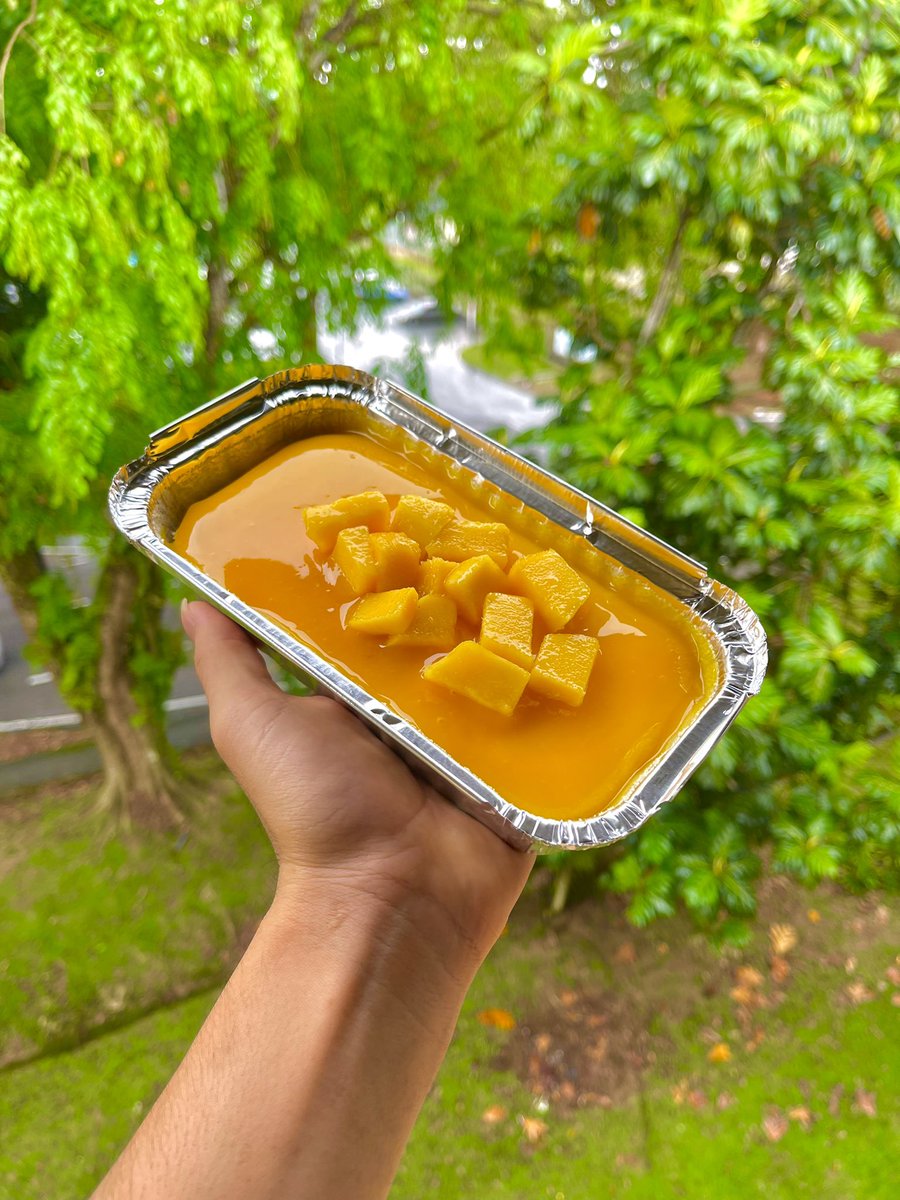 EyzEnsem's tweet photo. Hi guys. Eyz ad open order Japanese Cheesecake. Yang mana stay area Johor Bahru tuu boleh laa pm Eyz 📞📞 https://t.co/8ZmTab8Jzn
