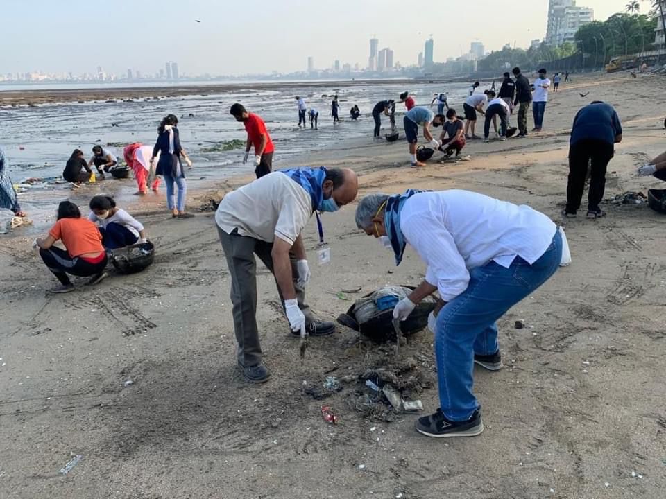 sssso_mah_goa's tweet photo. 48 #volunteers including #students from #kccollege & #bmruiacollege participated in this Seva.
@saiyoungmessengers
@sssso_india
#SSSSOIndia #SSSSO_MMR #SSSYM #cleanlinessisnexttogodliness #pollutionfree #BeachCleanUp #beach https://t.co/4xDS7jogRY