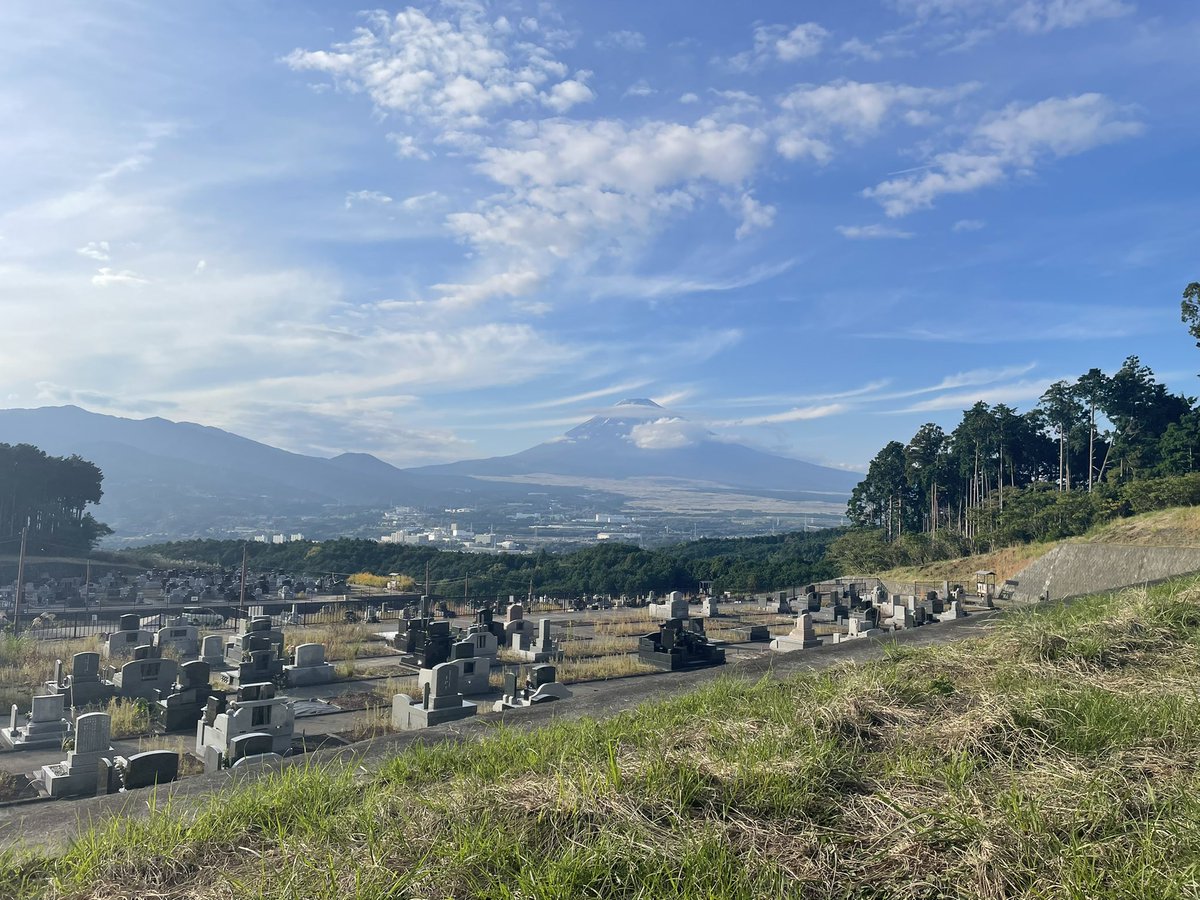 kosugievent21's tweet photo. 地元静岡で現場です！
富士山若干雪積も��てきてました！
#イベント21 https://t.co/mZDpM4KsT2