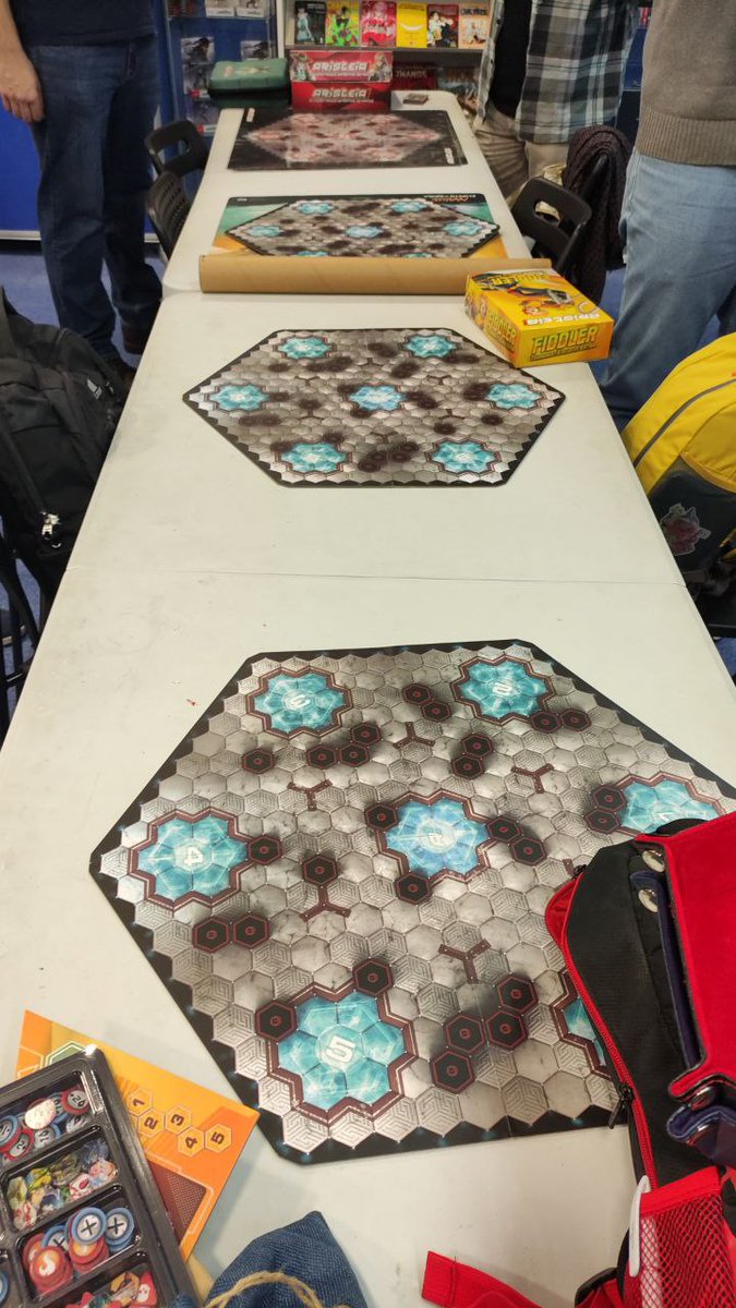 Que raro se hace, pero qué gustazo da volver a un torneo físico de <a href="/AristeiaTheGame/">Aristeia!</a>, foto cortesía de <a href="/MagOxkuro/">Magoxkuro</a>