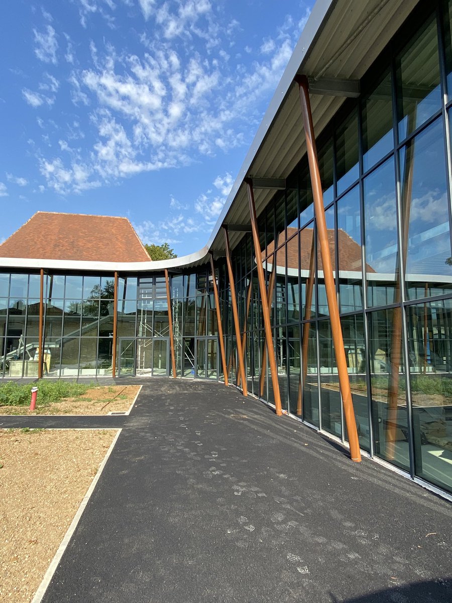 JacquesLaparra's tweet photo. Le lycée du Cluzeau fête ses 150 ans et inaugure ses nouveaux locaux https://t.co/USFnaW3sWA